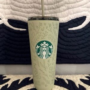 Disney World Starbucks Winnie The Pooh Collab tumbler